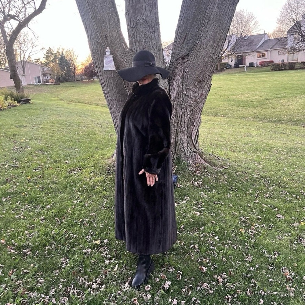 York Furrier Genuine Mink Fur Coat By Bill Blass Mahogany Stand Collar L/XL - Picture 3 of 15